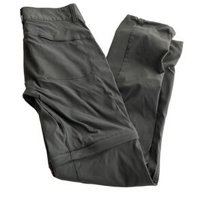 Columbia Omni-Shield Women’s Black Sz 4 Zip Off Hiking Pants. Sm Stain (see pic)